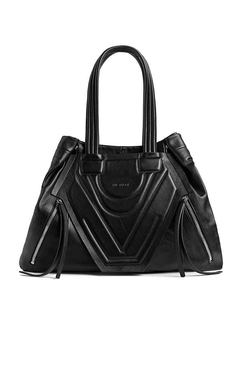 Leather tote in black