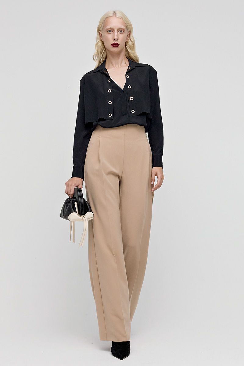 Wide-leg pants in beige