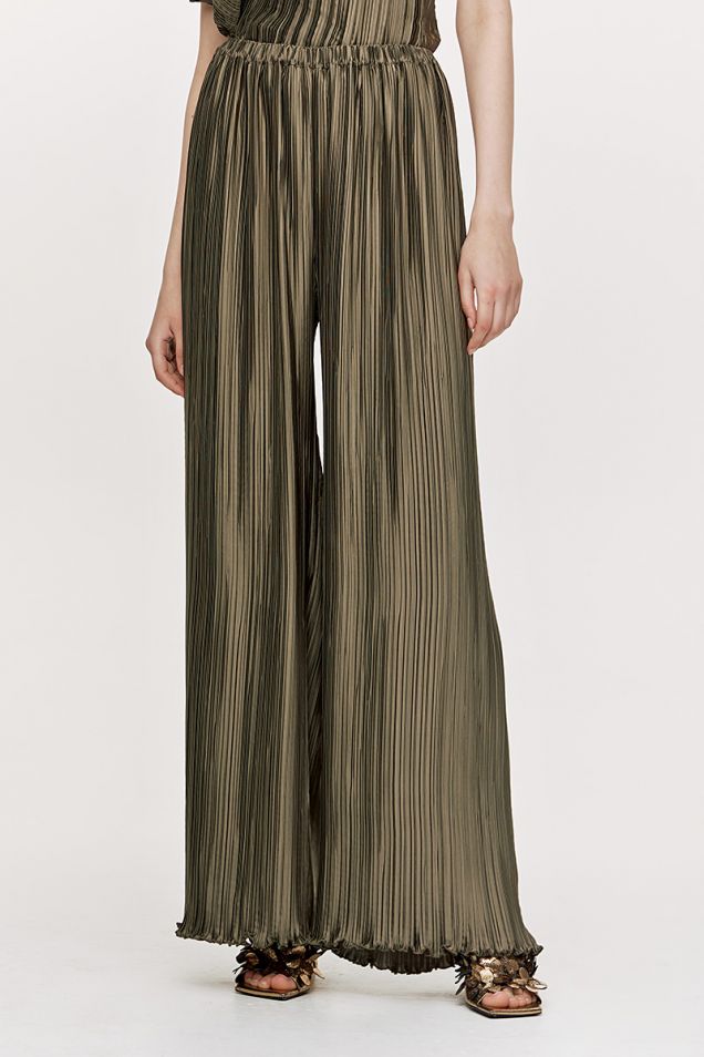 Pleated wide-leg pants