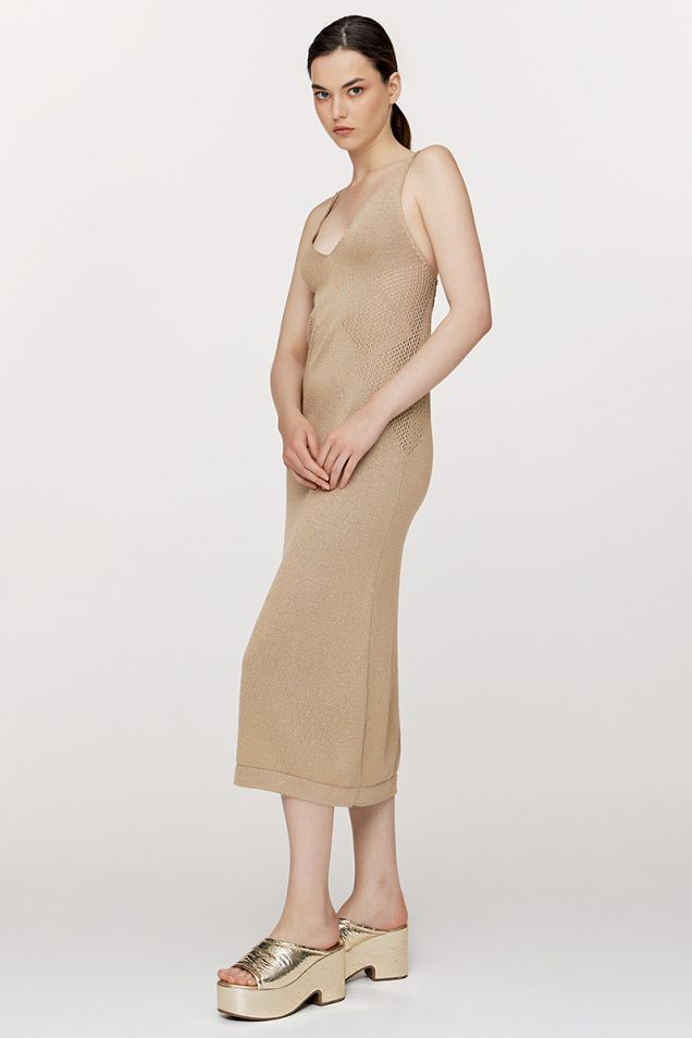 Πλεκτό metallized  φόρεμα με ανοιχτή πλάτη 