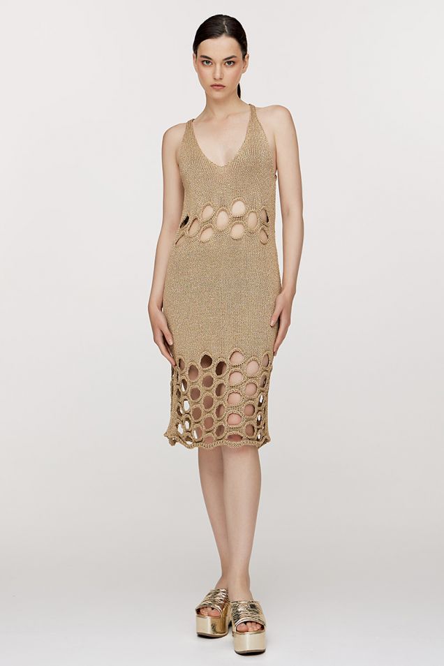 Knitted dress with metallized fibers