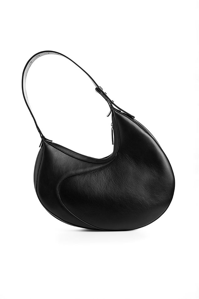 Black οval-shaped semi-structured bag