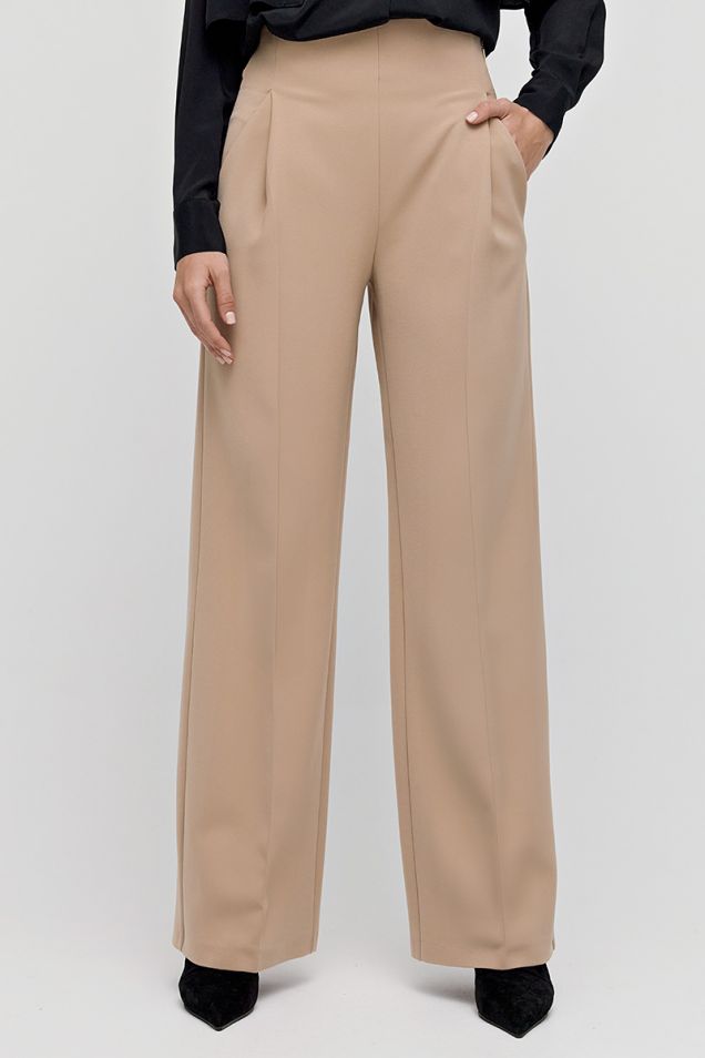 Wide-leg pants in beige