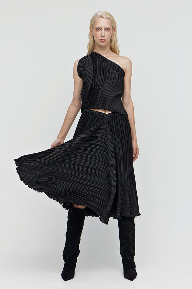 Pleated asymmetric skirt